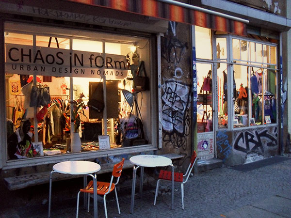 Der Laden CHAoS iN fORm 2011 an der Falckensteinstraße