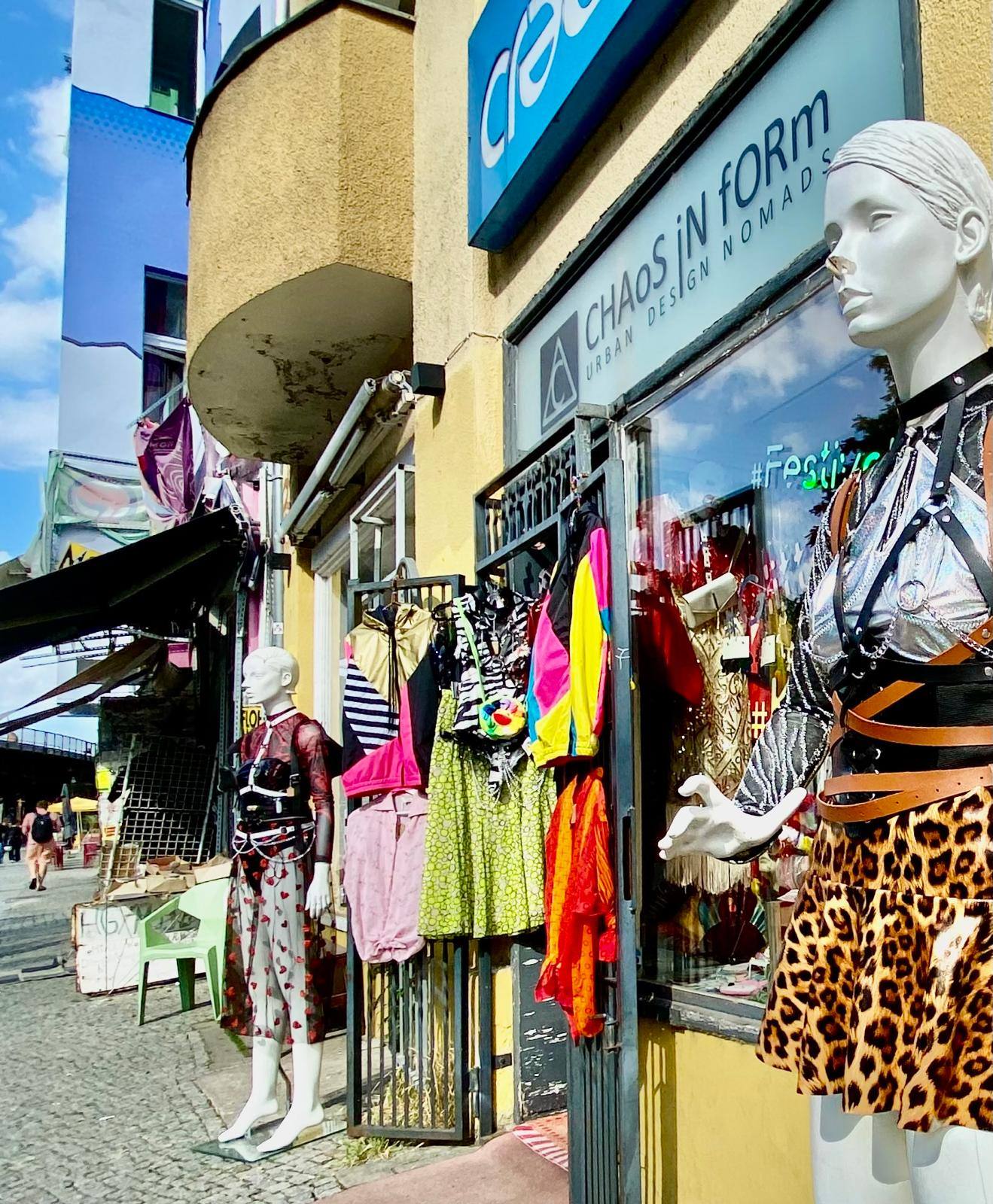 Harness-Look am Mannequin